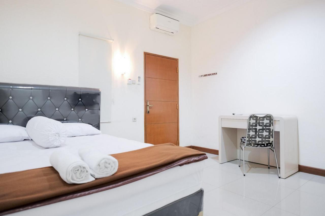 Wisma Delapan Mitra Reddoorz Jakarta Eksteriør bilde